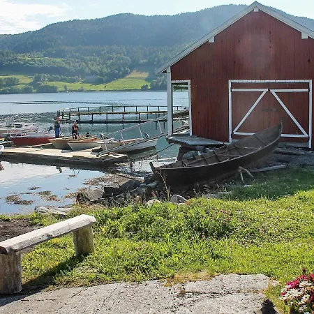 5 Person In Bårdset