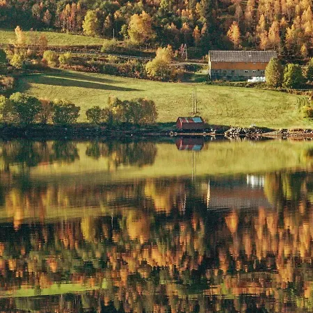 5 Person In Bårdset